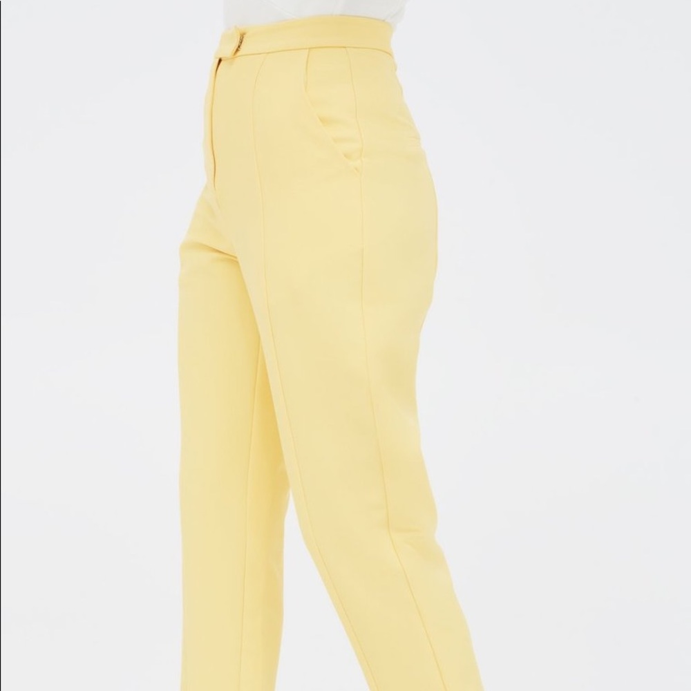 Yellow Suit - Picture 2 of 4
